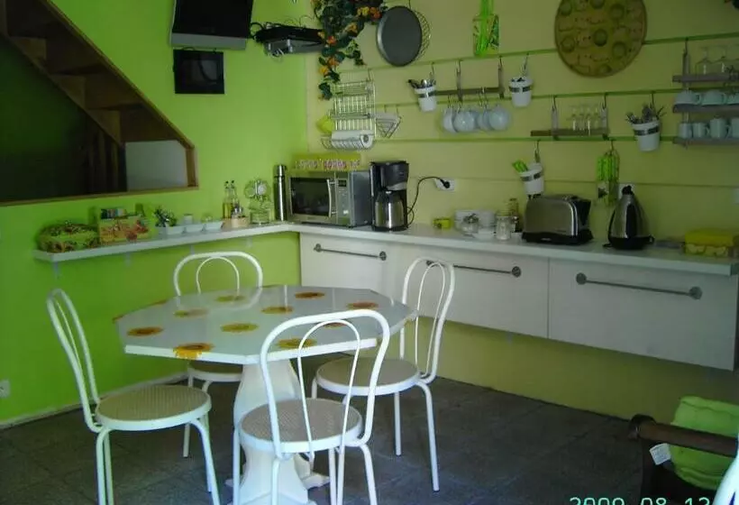 Aamiaismajoitus (B&B) Chambres D Hôtes Au Grillon Dort