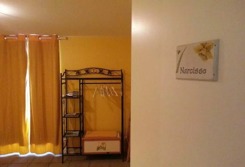 Aamiaismajoitus (B&B) Chambres D Hôtes Au Grillon Dort