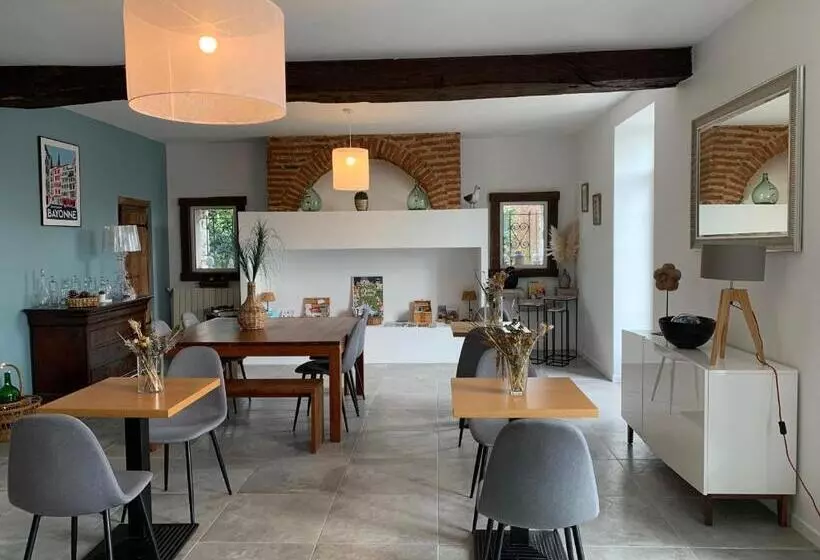 Aamiaismajoitus (B&B) Maison Laratger