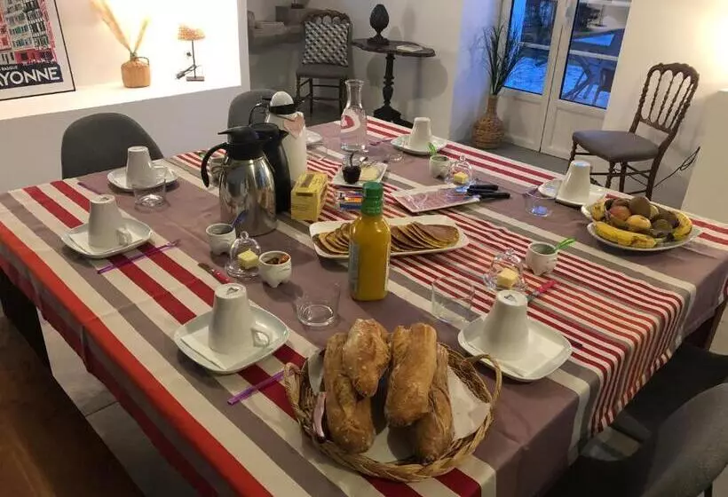 Aamiaismajoitus (B&B) Maison Laratger