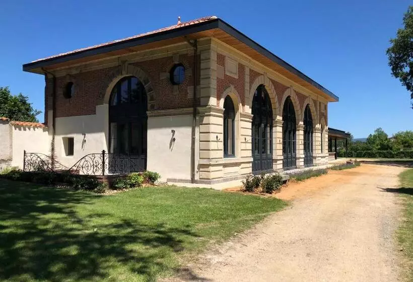 Aamiaismajoitus (B&B) Orangerie De Chatel Selection Figaro & Elle Magazine