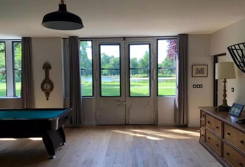 Aamiaismajoitus (B&B) Orangerie De Chatel Selection Figaro & Elle Magazine