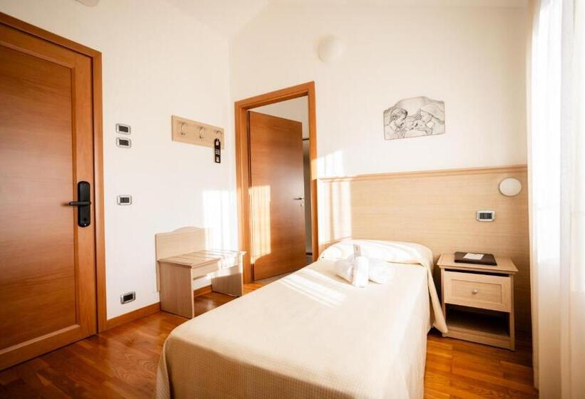 簡易ホテル Magnificat Hotel&resort