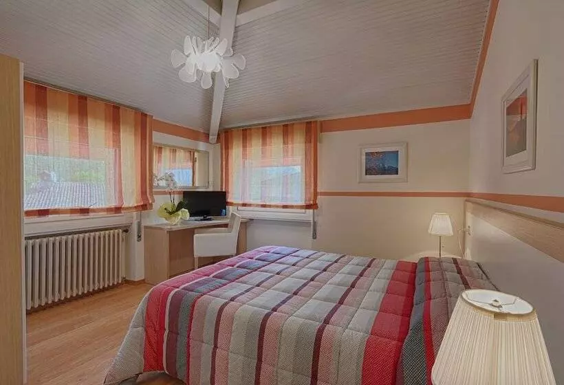 Hotelli Europa   Sorico