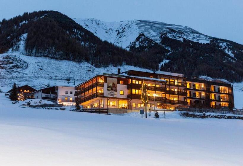 Отель Langtaufererhof