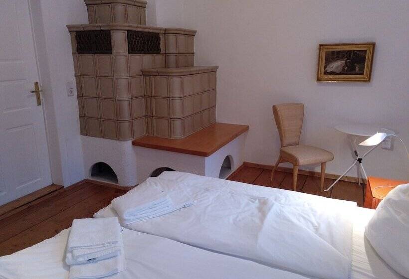 Пансион Die Burg Schöna   In A National Park