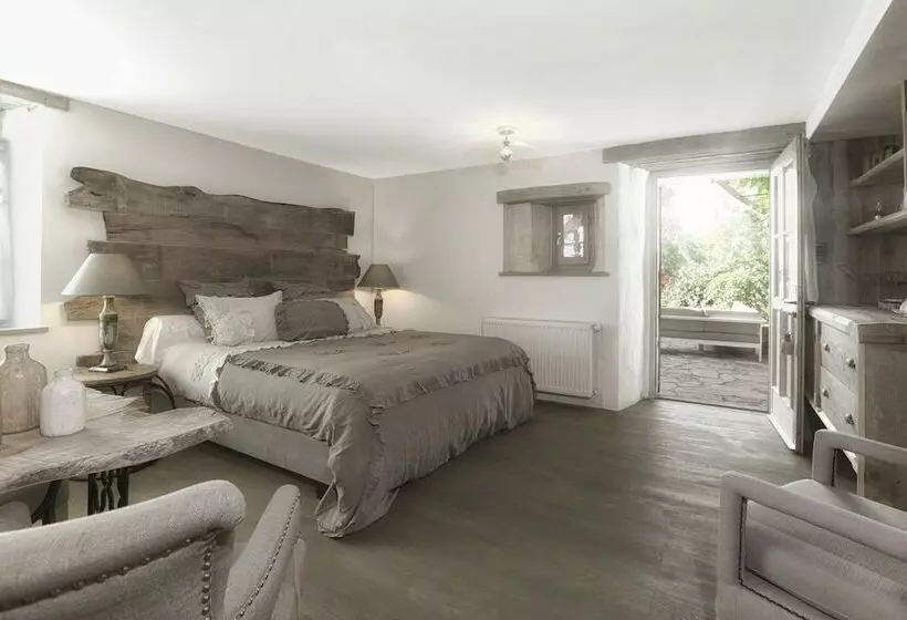 ベッドアンドブレックファースト La Mandrélie   La Chambre