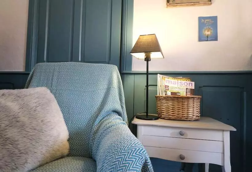 Aamiaismajoitus (B&B) Le Manoir De Panduonec