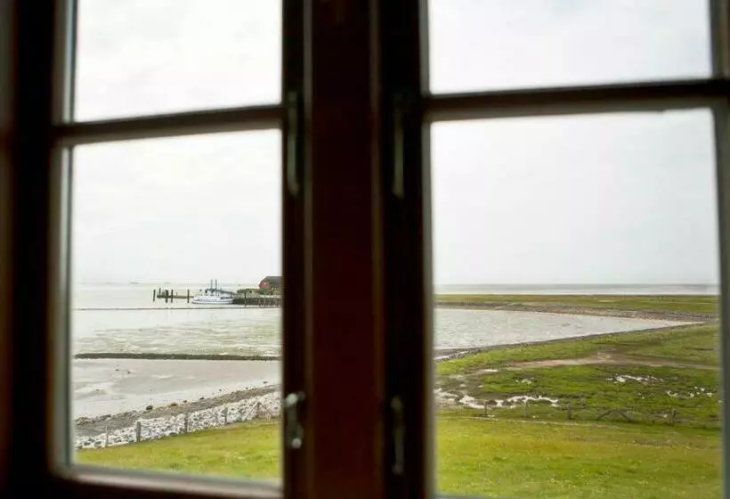 ペンション & Gasthaus Hilligenley   Auf Der Hallig Langeness