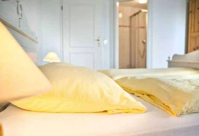 ペンション & Gasthaus Hilligenley   Auf Der Hallig Langeness