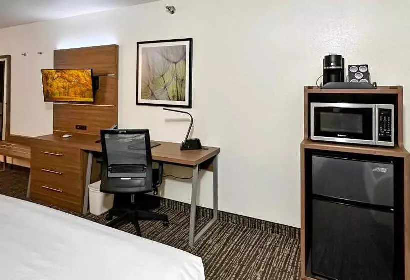 Estherville Hotel & Suites