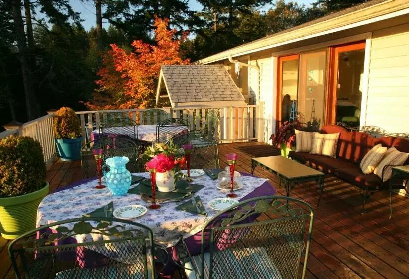 Hillside House Bed And Breakfast