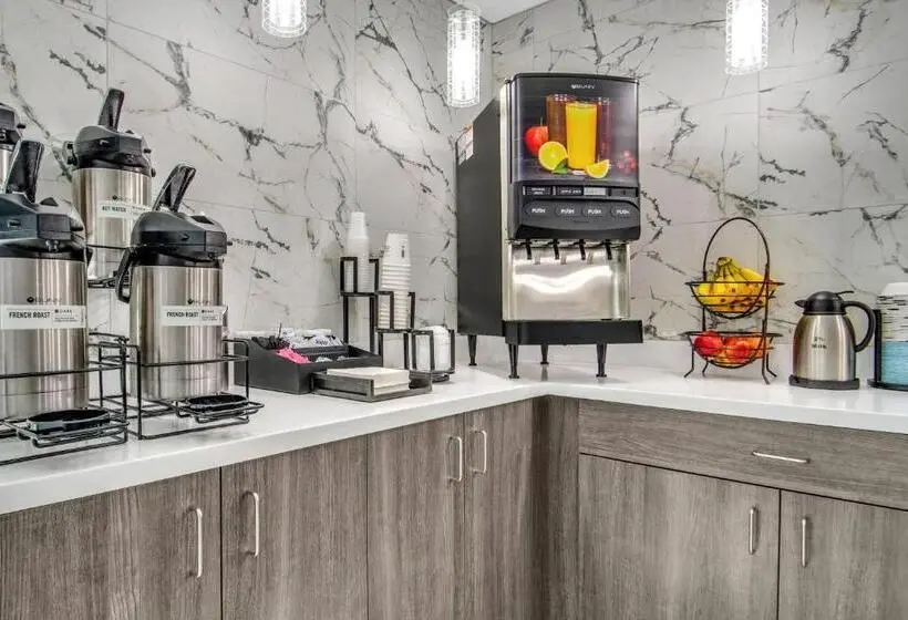 Hotelli Baymont by Wyndham Batavia - Darien Lake