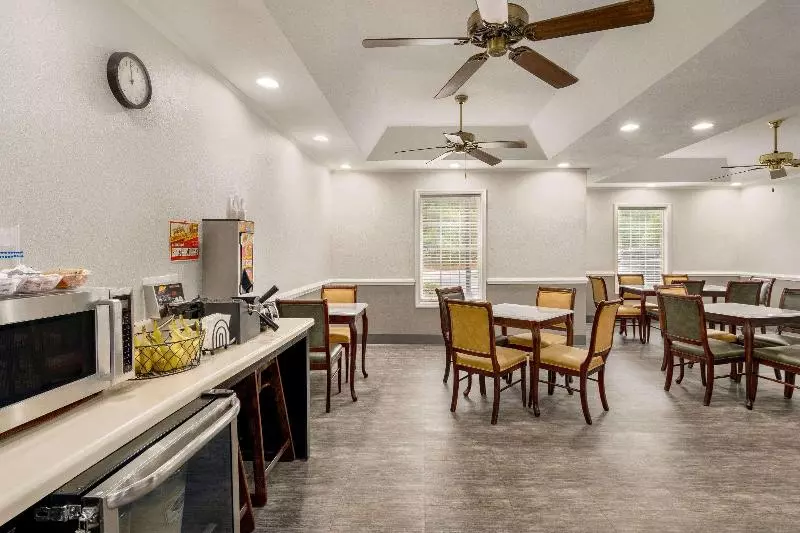 فندق Baymont By Wyndham Henderson Oxford