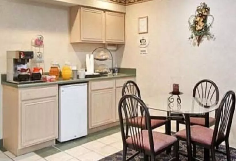 酒店 Knights Inn Forest Hill