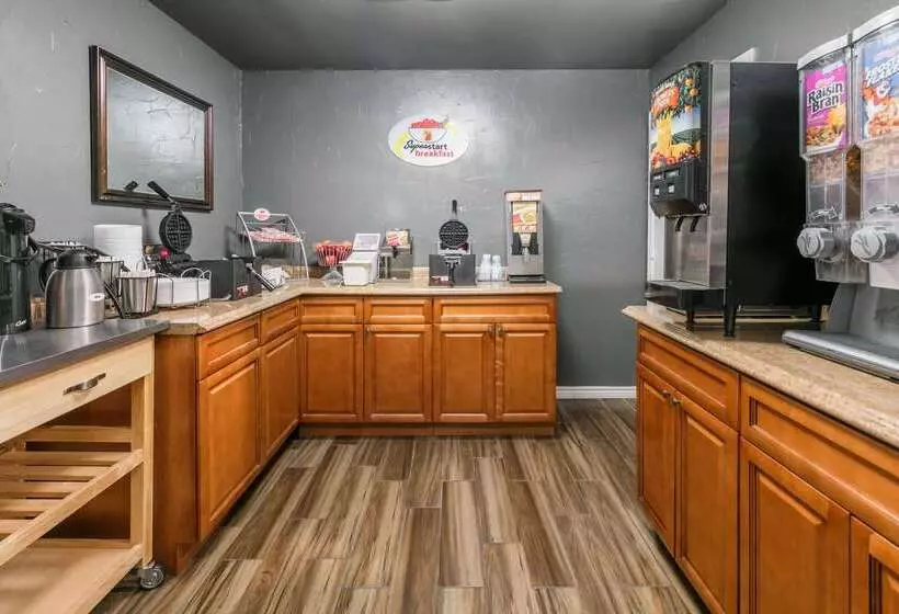 فندق Super 8 By Wyndham Arlington Near At&t Stadium