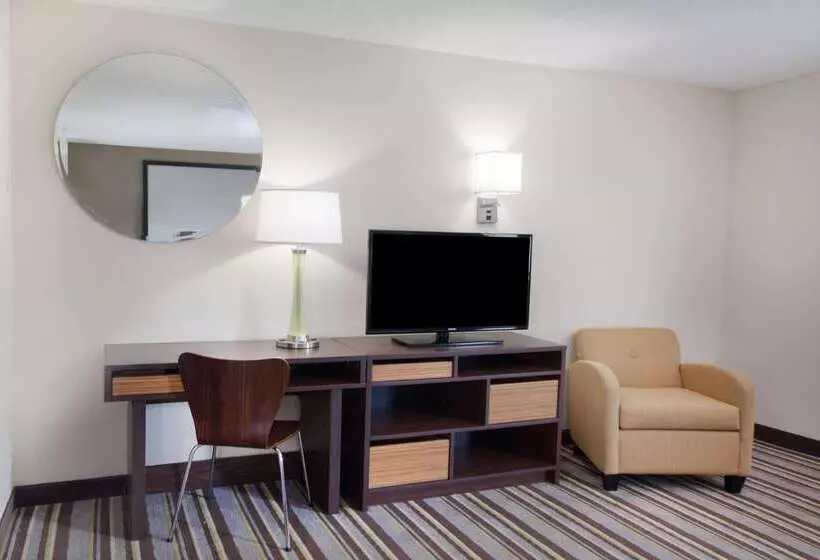 Hotel Super 8 By Wyndham Chicago/rosemont/o Hare/se