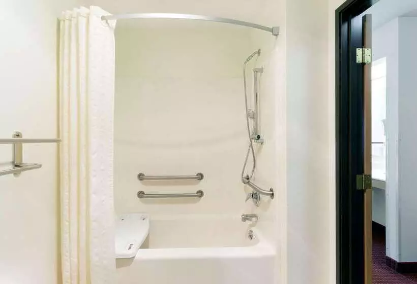 ホテル Super 8 By Wyndham Verona/madison