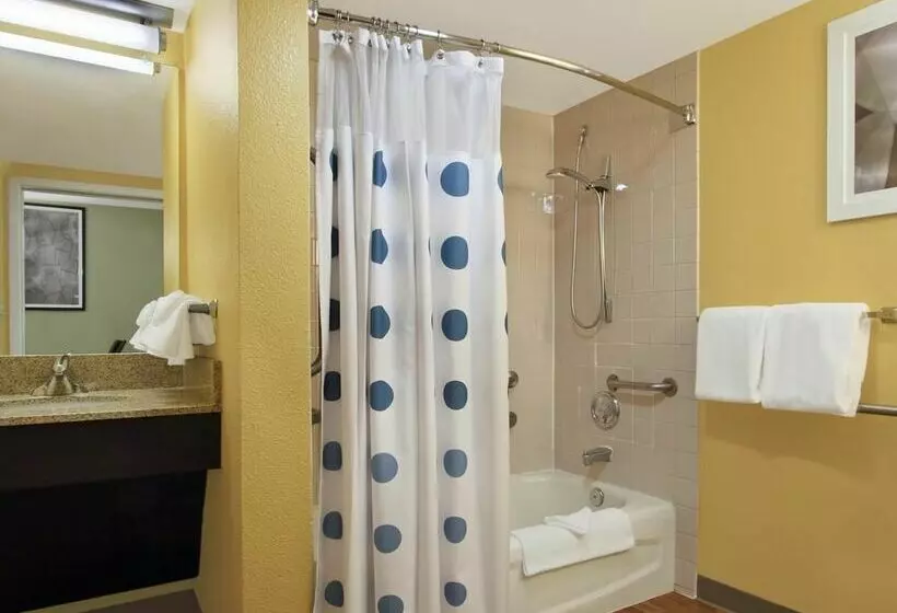 Отель Towneplace Suites By Marriott Newark Silicon Valley