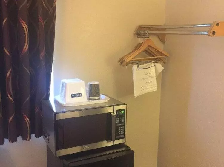 호텔 Travelodge By Wyndham Battle Creek