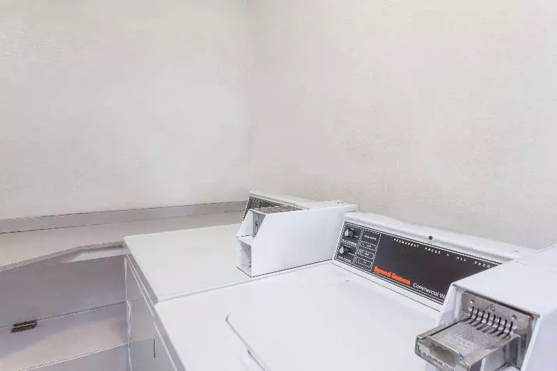 Отель Travelodge Victorville