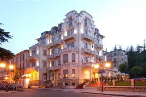 בית מלון כפרי Villa Fiorita