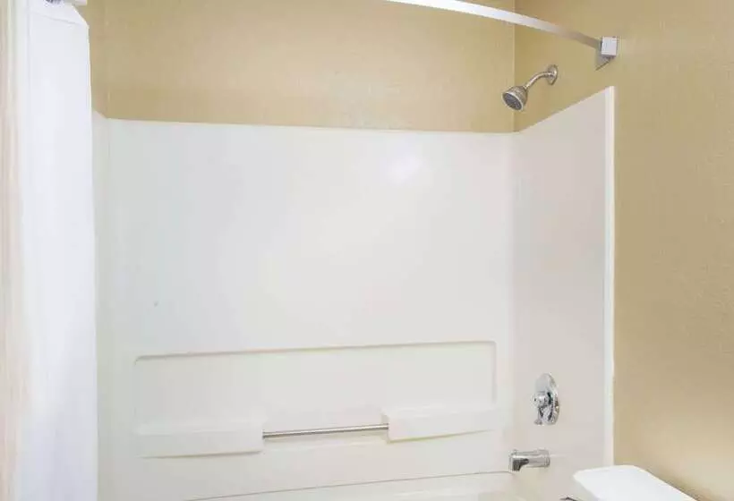 مُتل Super 8 By Wyndham Massena Ny