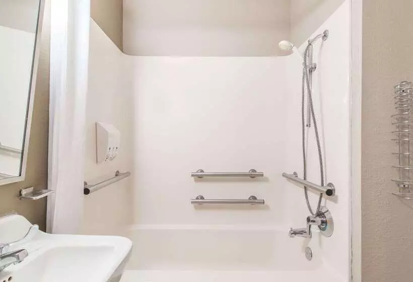 汽车旅馆 Super 8 By Wyndham Niagara Falls