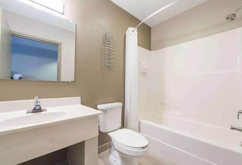 汽车旅馆 Super 8 By Wyndham Niagara Falls