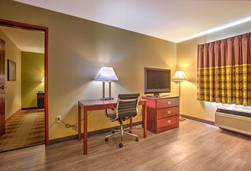 מוטל Super 8 By Wyndham Waterloo