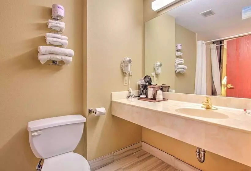 Мотель Super 8 By Wyndham Waterloo