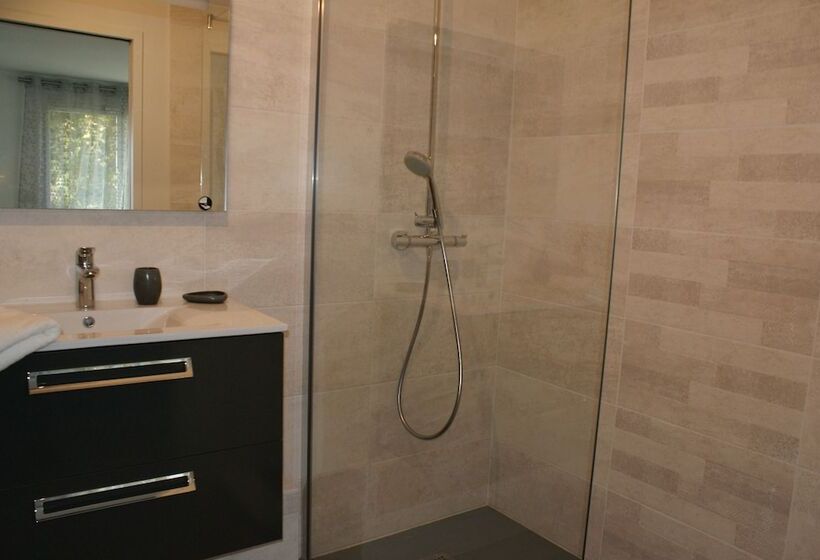 צימר Aux Agapanthes