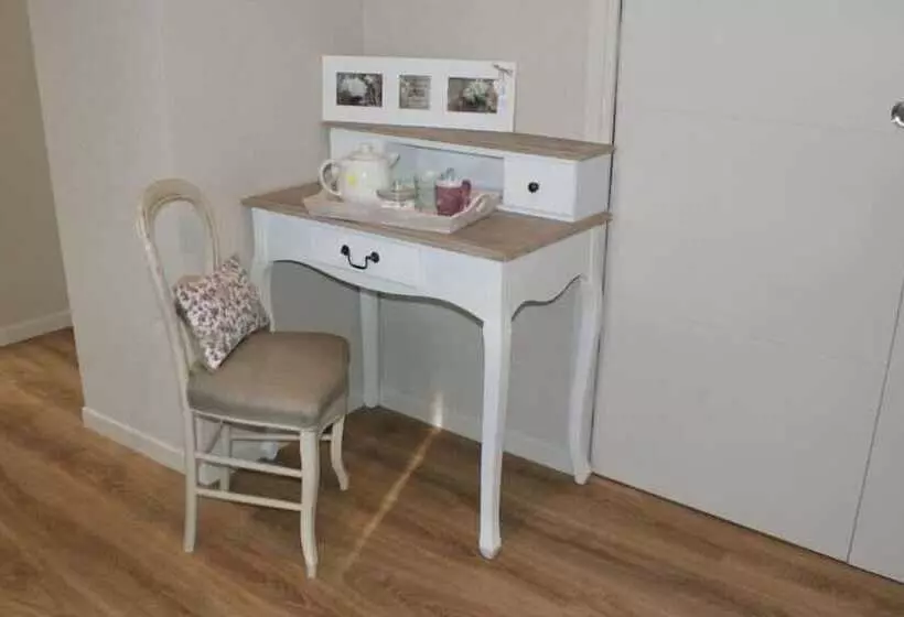 Aamiaismajoitus (B&B) Aux Agapanthes