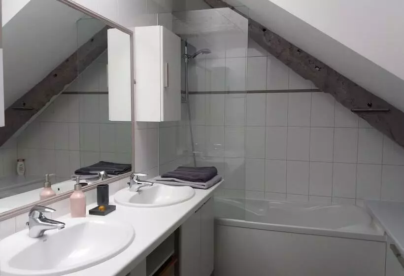 Aamiaismajoitus (B&B) Aux Agapanthes