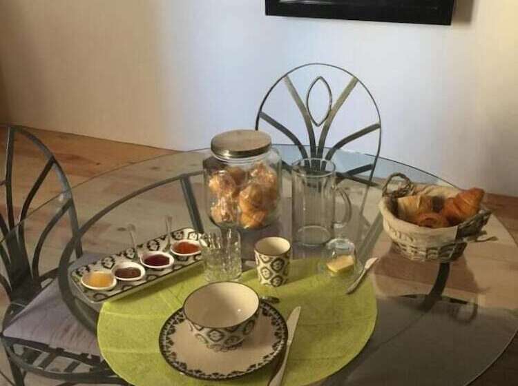 ベッドアンドブレックファースト Chambres D’hôtes La Voûte