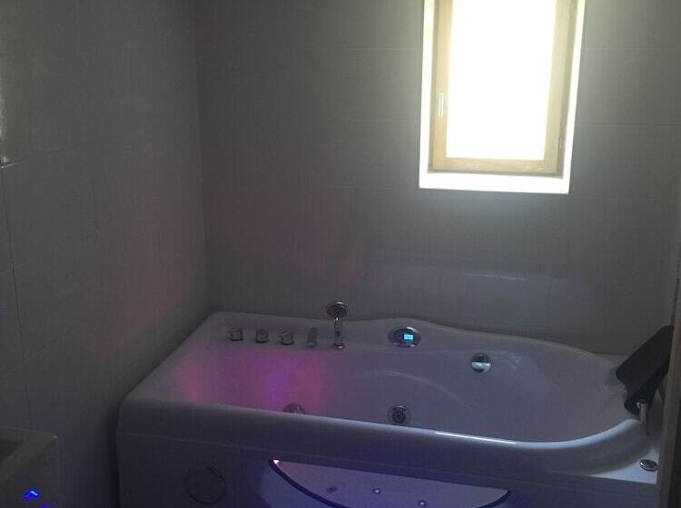 ベッドアンドブレックファースト Chambres D’hôtes La Voûte