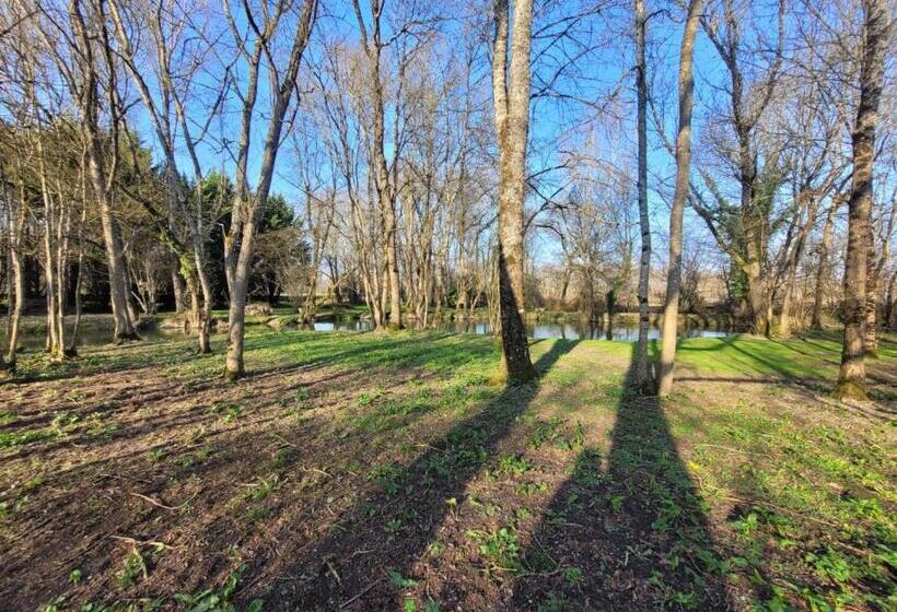 مبيت وإفطار Domaine De Pladuc