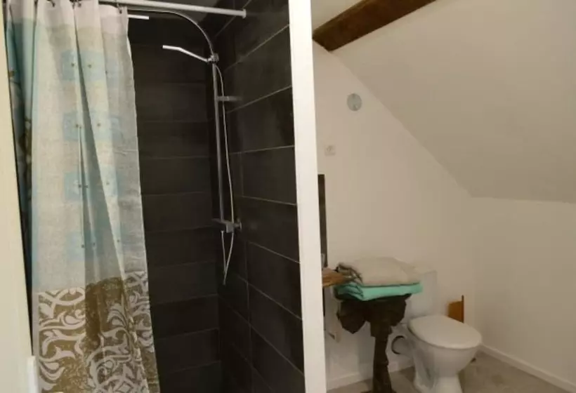 ベッドアンドブレックファースト Les Colombines