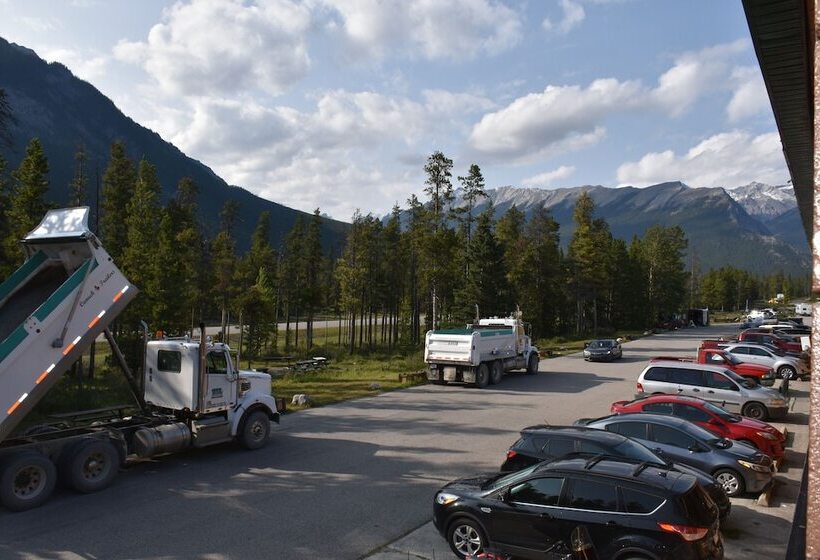 Szálloda David Thompson Resort