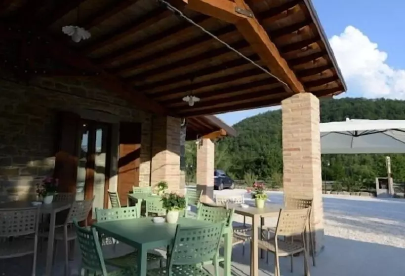 田舎風ホテル Agriturismo Piandimolino