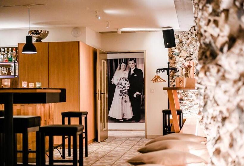 بنسيون Gasthaus Zum Bauernhof