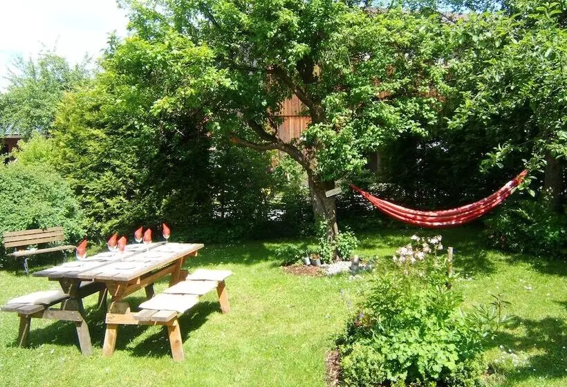 Aamiaismajoitus (B&B) Biopension Kirschenfee