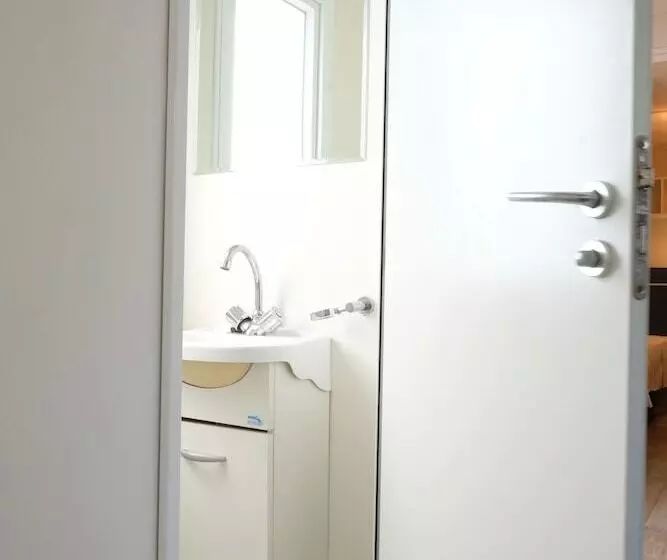 Hotelli Victoria Camping Bella Austria