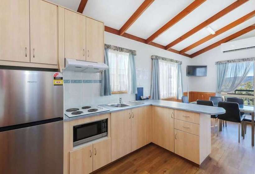 Отель Reflections Lake Burrendong Holiday Park