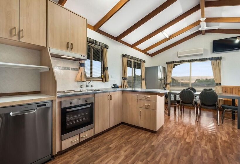 Отель Reflections Lake Burrendong Holiday Park