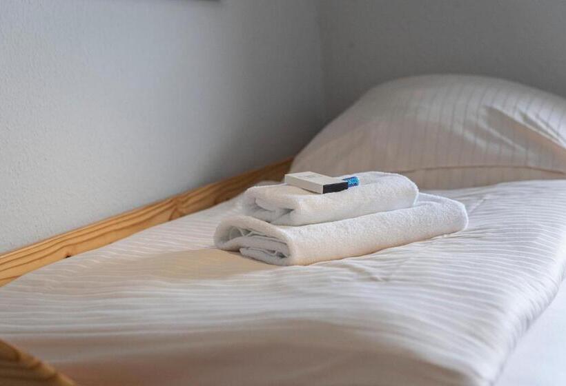 호텔 Zum Alten Fährhaus   Bed & Breakfast