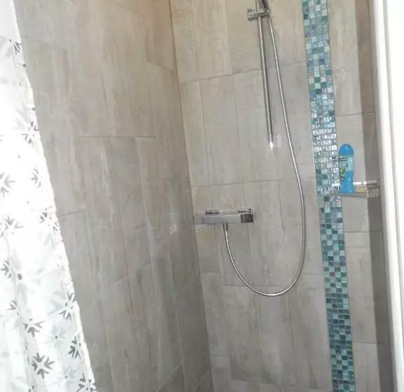 Majatalo Arie   Chez Joelle Et Michel