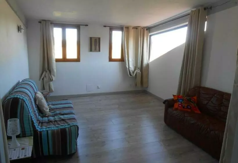 Majatalo Arie   Chez Joelle Et Michel