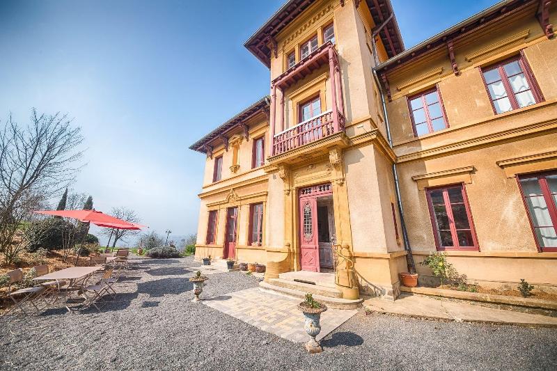 بنسيون La Source Doree