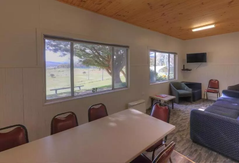 Anglers Reach Lakeside Village